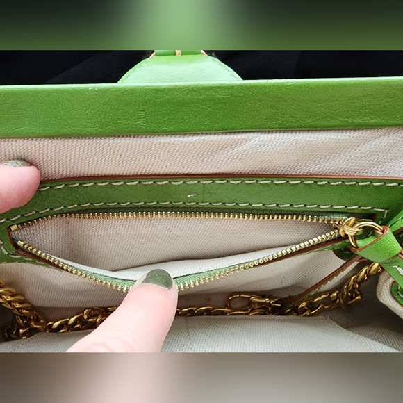 Lime Green Purse - read listing - Picture 9 of 16